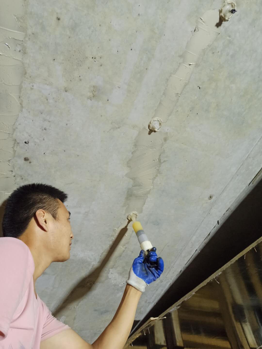 铁东房屋墙体裂缝施工方法